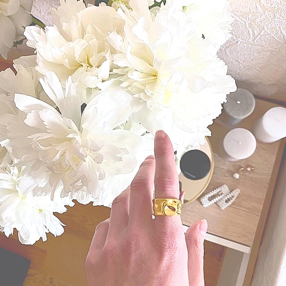 NEW Wide Hammered Gold-Plated Adujstable Band Ring - Picture 8 of 12